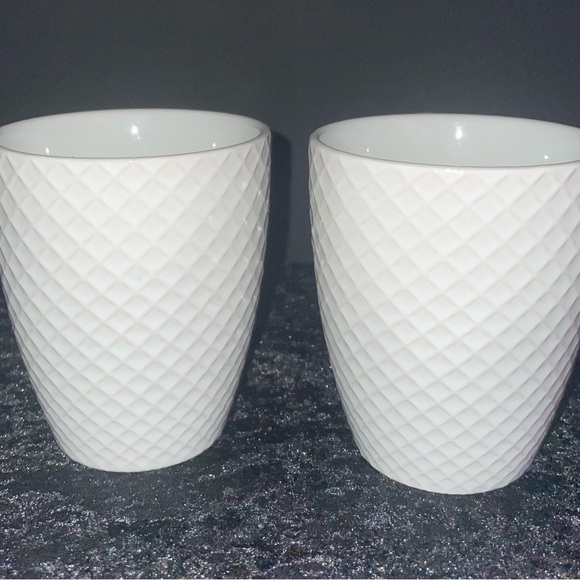 Two DesignPac White Lattice Design 8 oz. Ceramic Coffee Cup Mugs 3.75” - Picture 4 of 6